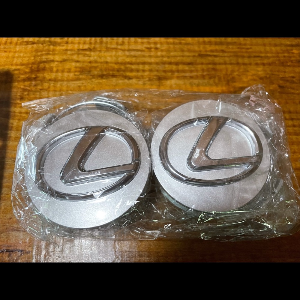 🛻 LEXUS rum center Caps set of 4 silver